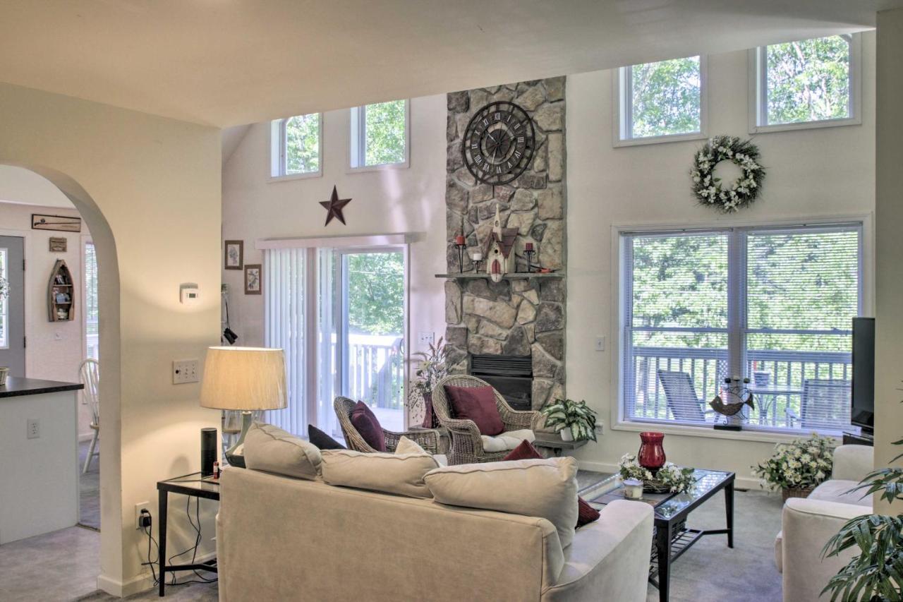 Spacious Home With Deck, Grill And Delaware River View Callicoon Luaran gambar